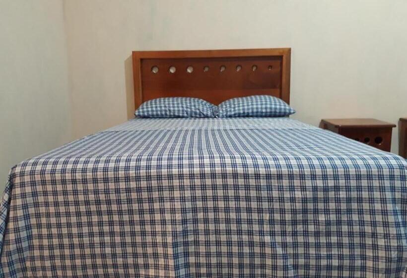 בית מלון כפרי Centro Ecoturistico Rio Chuc Tej