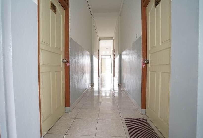 בית מלון כפרי Duta Homestay By Oyo Rooms