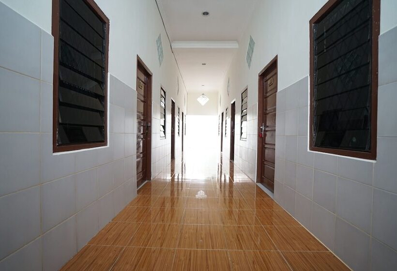 בית מלון כפרי Duta Homestay By Oyo Rooms