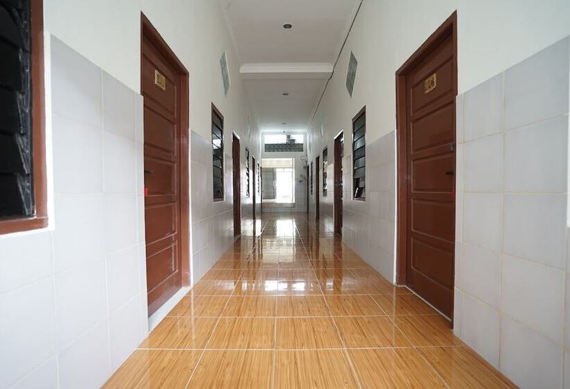 בית מלון כפרי Duta Homestay By Oyo Rooms