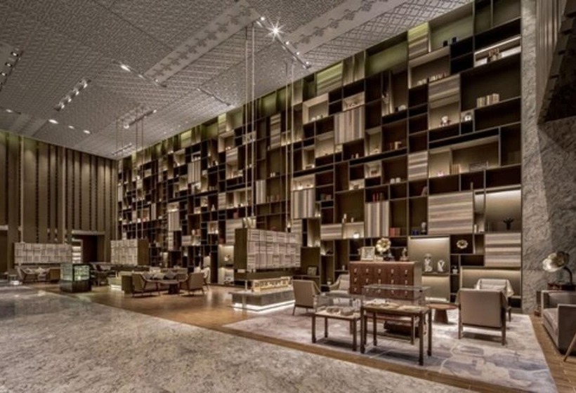 Отель Golden Eagle International