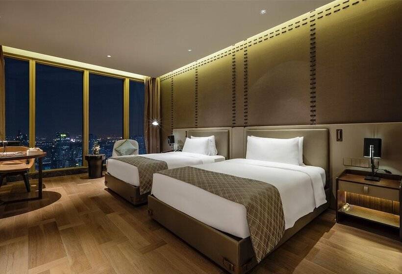 Отель Golden Eagle International