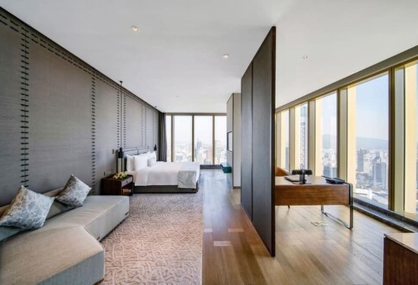 Отель Golden Eagle International