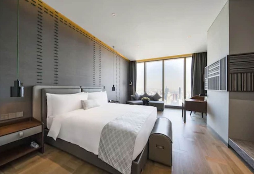 Отель Golden Eagle International