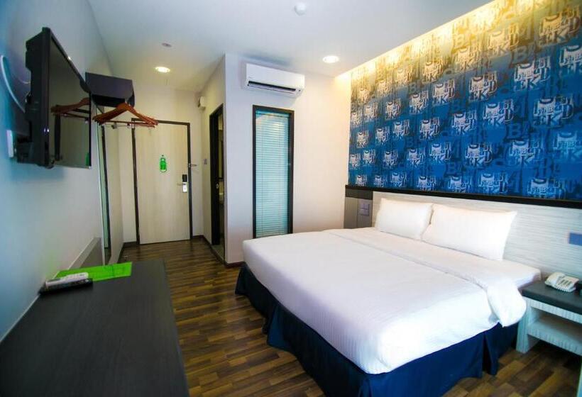 Indra Hotel Boutique Suites