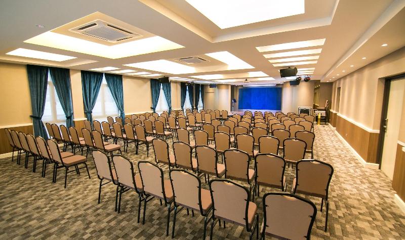 Indra Hotel Boutique Suites