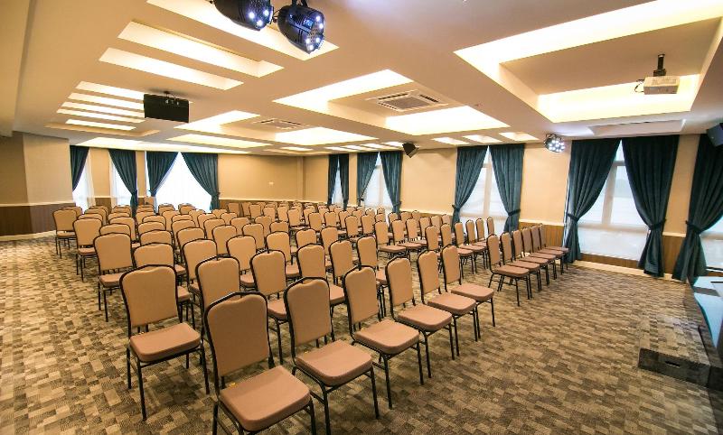 Indra Hotel Boutique Suites