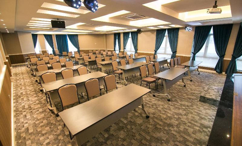 Indra Hotel Boutique Suites