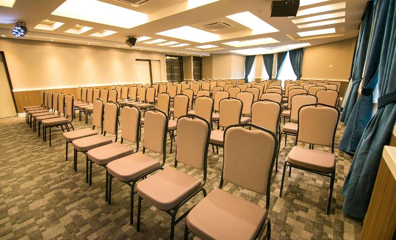 Indra Hotel Boutique Suites