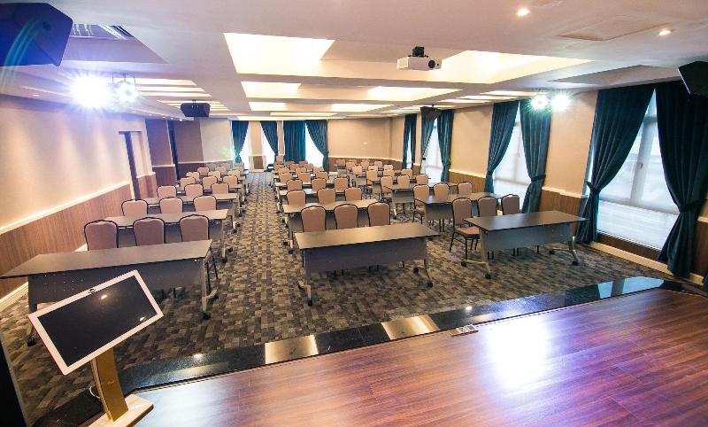 Indra Hotel Boutique Suites