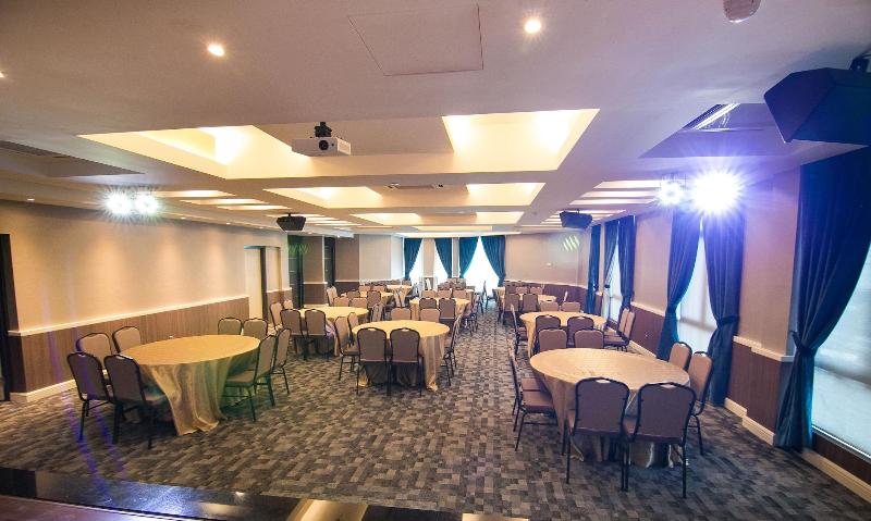 Indra Hotel Boutique Suites