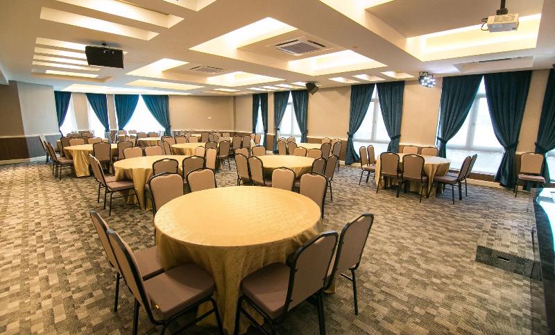 Indra Hotel Boutique Suites