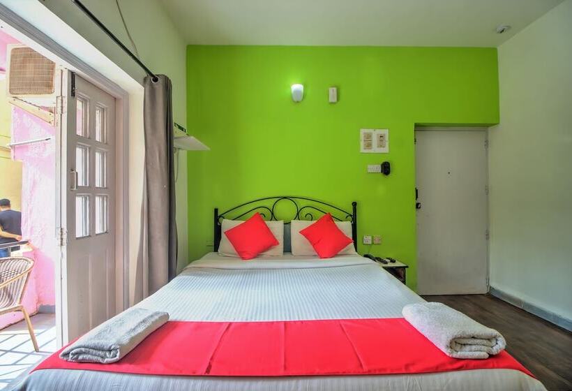 בית מלון כפרי Jarrs Renton Manor