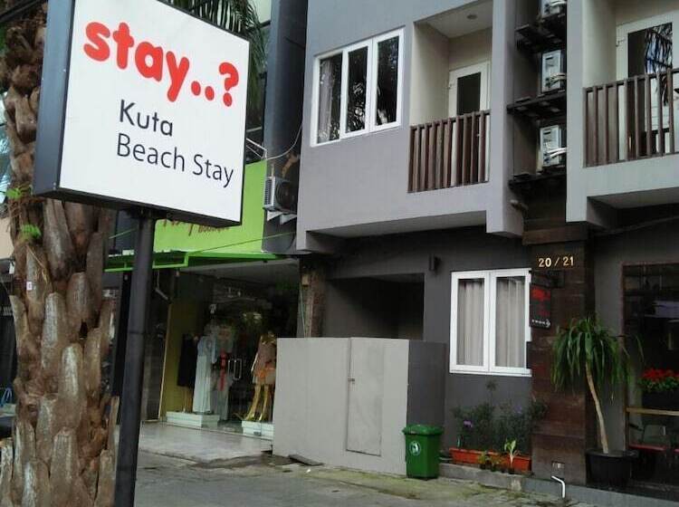 호텔 Kuta Beach Stay