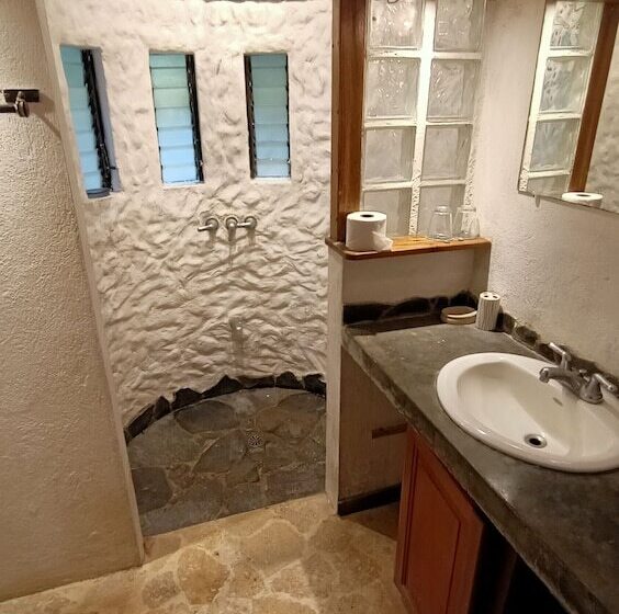 هتل Nature Lodge Finca Los Caballos