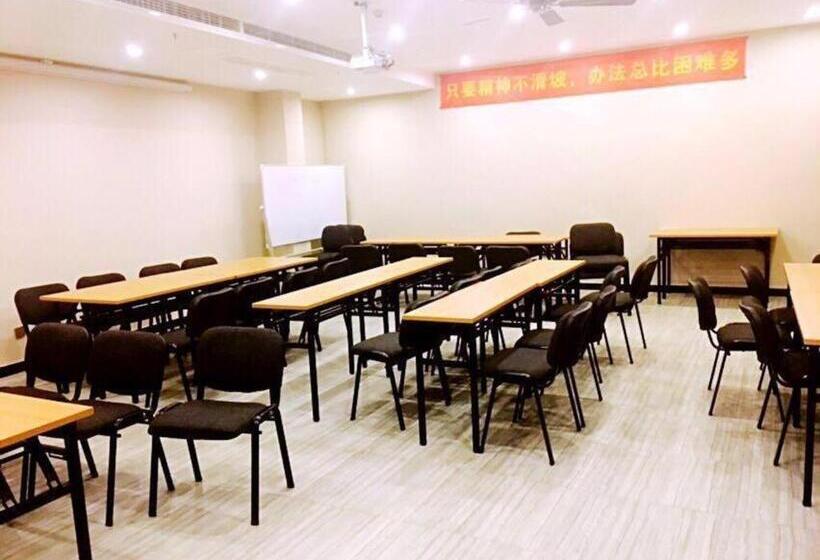 Pai Hotel Chengdu North Railway Station