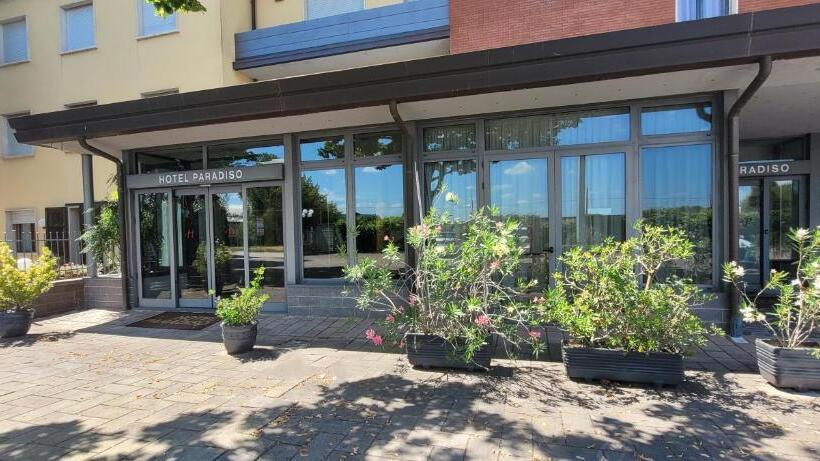 酒店 Paradiso