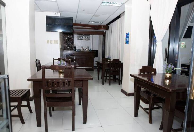 هتل Peach Tree Lodge