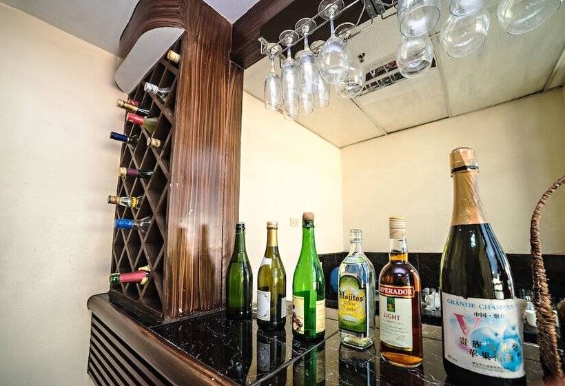 هتل Peach Tree Lodge