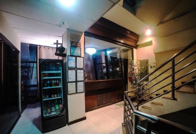 هتل Peach Tree Lodge