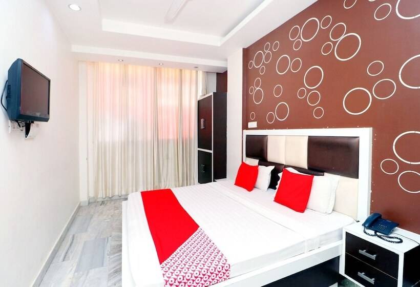 酒店 Red Velvet Inn By Oyo Rooms