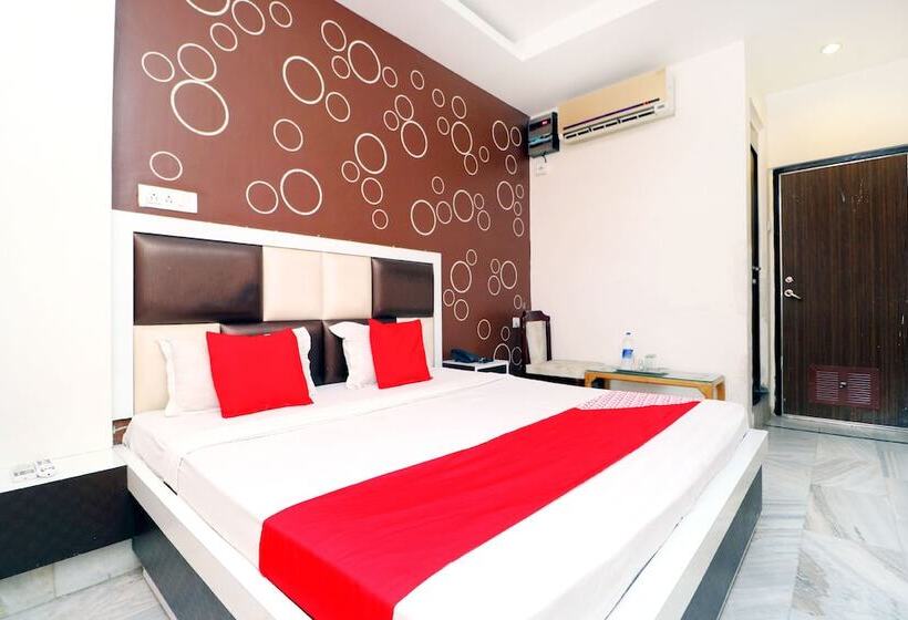 酒店 Red Velvet Inn By Oyo Rooms