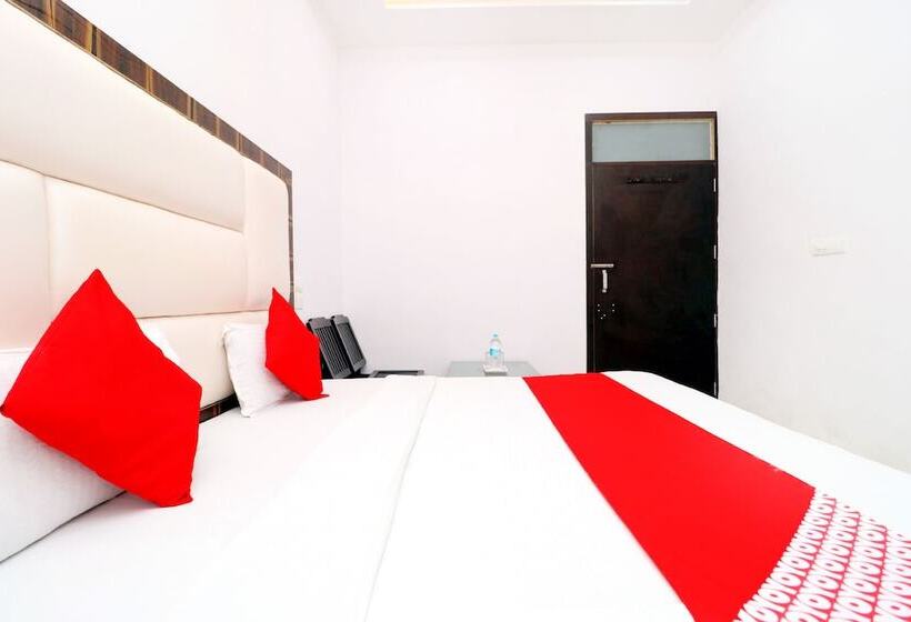 酒店 Red Velvet Inn By Oyo Rooms