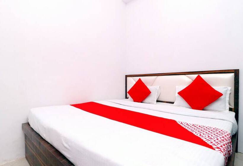 酒店 Red Velvet Inn By Oyo Rooms