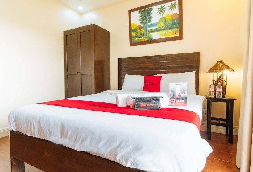 فندق Reddoorz Premium @ Outlook Drive