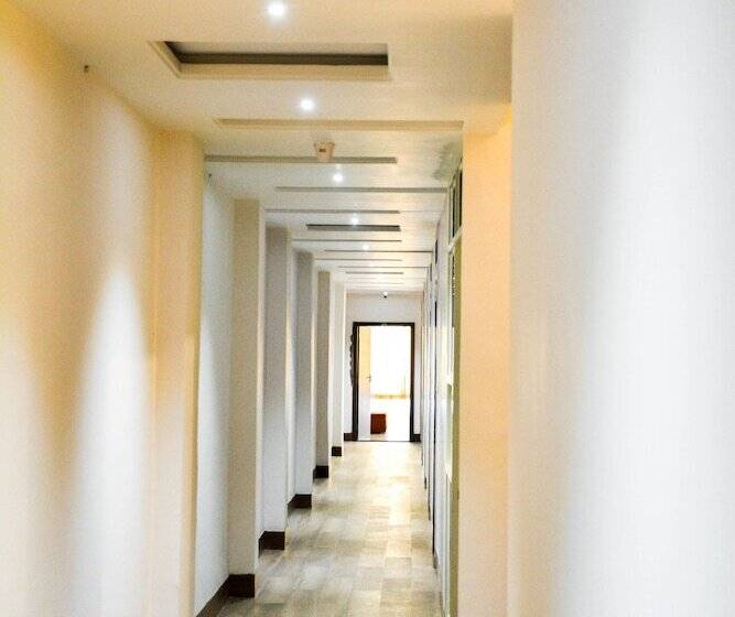 Отель Sameer Palace