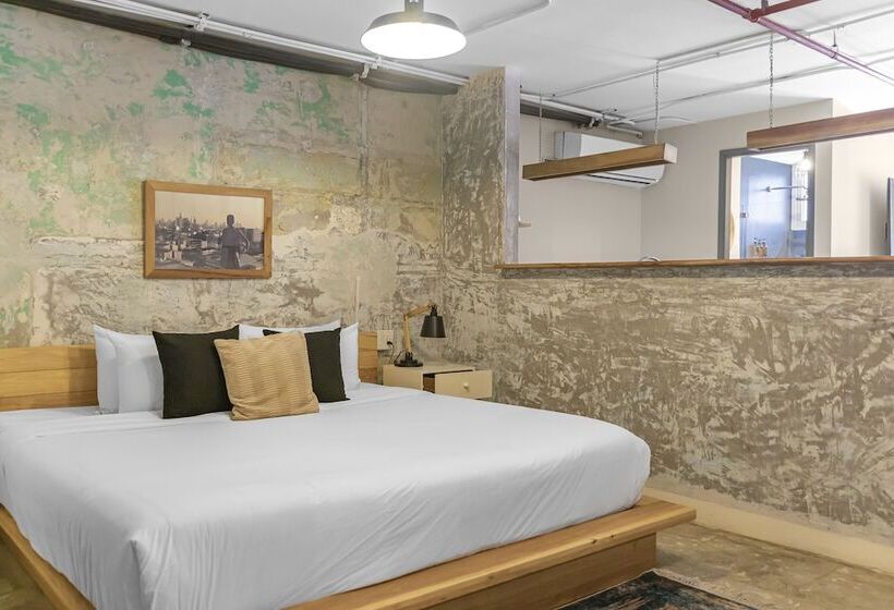 בית מלון כפרי Selina Casco Viejo Panama City