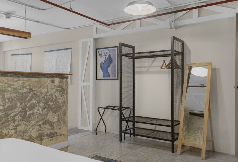 בית מלון כפרי Selina Casco Viejo Panama City