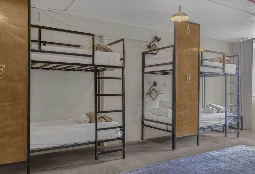 בית מלון כפרי Selina Casco Viejo Panama City