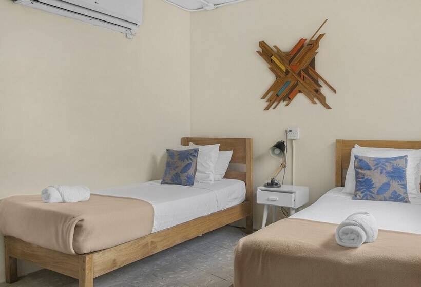 בית מלון כפרי Selina Casco Viejo Panama City