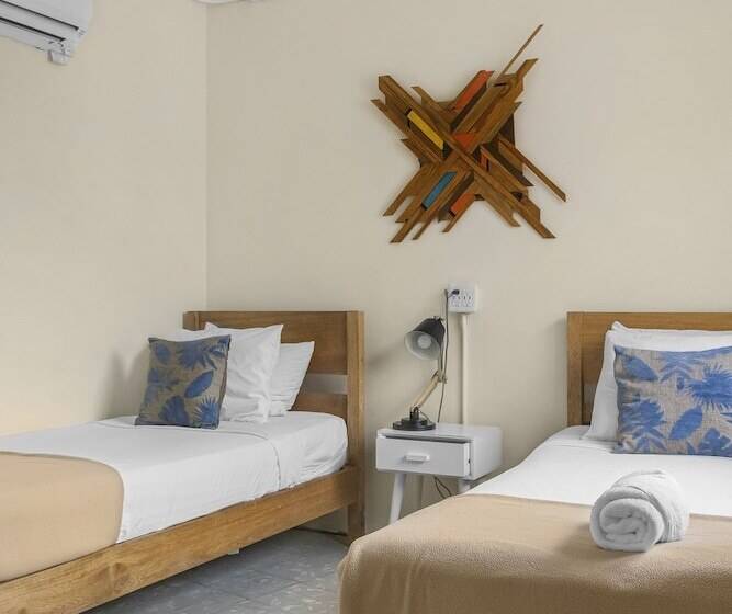 בית מלון כפרי Selina Casco Viejo Panama City