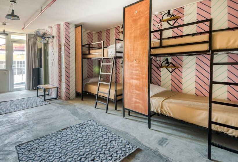 בית מלון כפרי Selina Casco Viejo Panama City