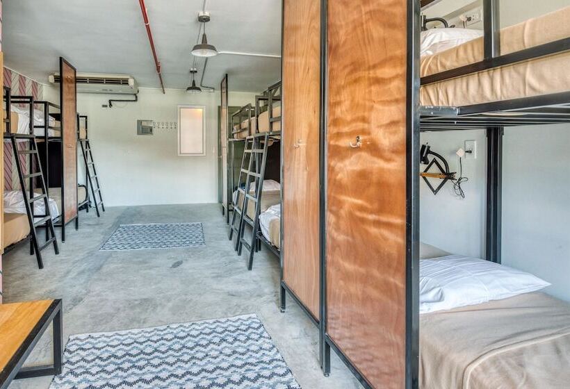 בית מלון כפרי Selina Casco Viejo Panama City