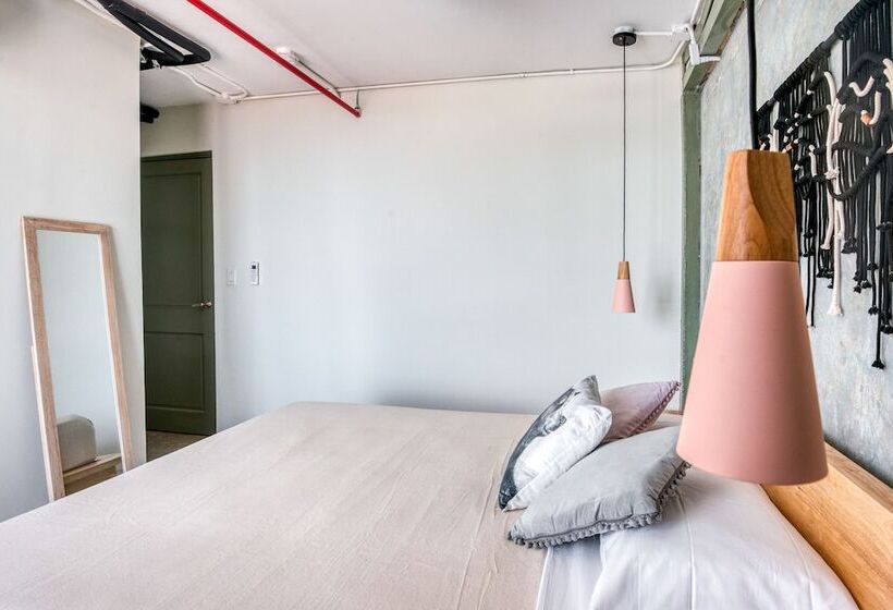 בית מלון כפרי Selina Casco Viejo Panama City