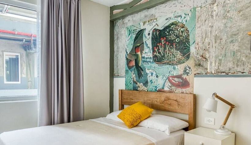 בית מלון כפרי Selina Casco Viejo Panama City