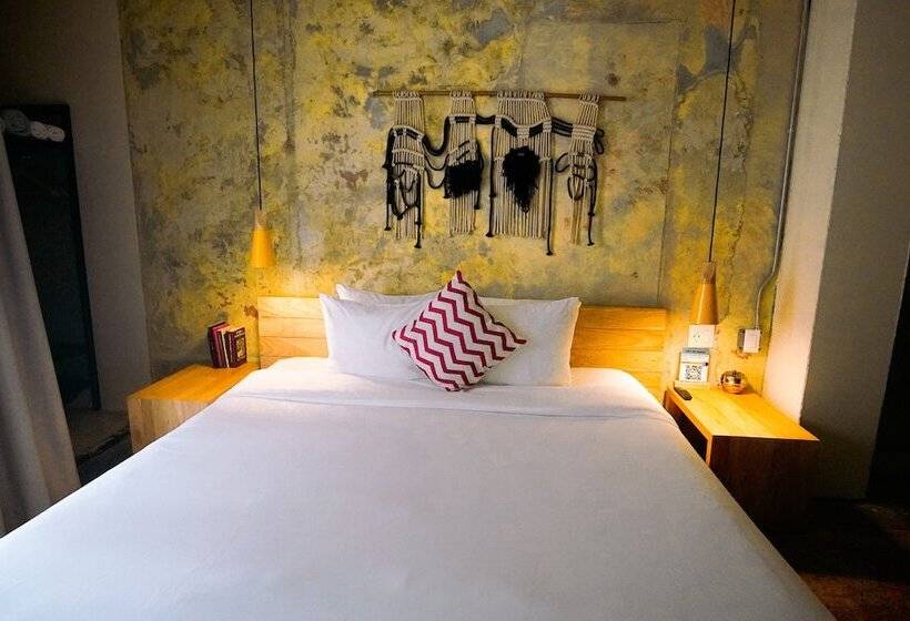 בית מלון כפרי Selina Casco Viejo Panama City