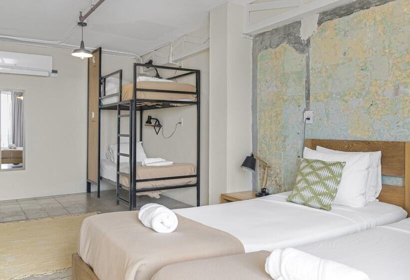 בית מלון כפרי Selina Casco Viejo Panama City