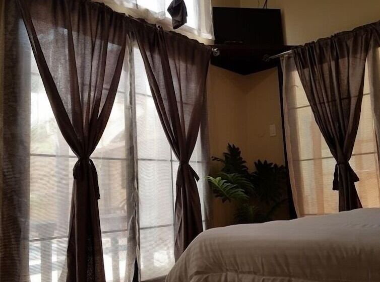 هتل Siargao Oasis Suites