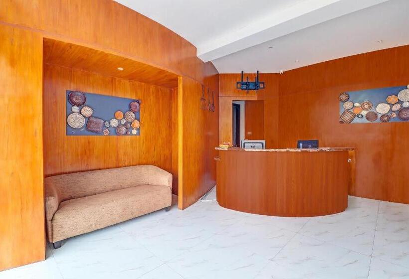 Отель Townhouse Oak Signature Bali
