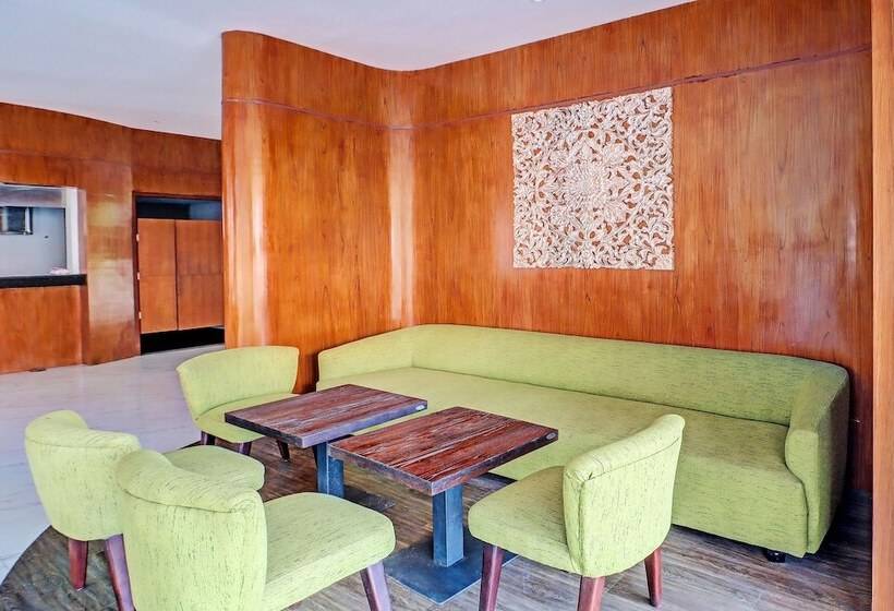 Отель Townhouse Oak Signature Bali