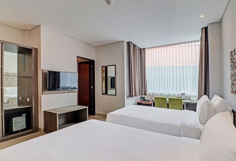 Отель Townhouse Oak Signature Bali