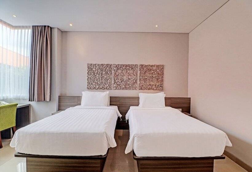 Отель Townhouse Oak Signature Bali
