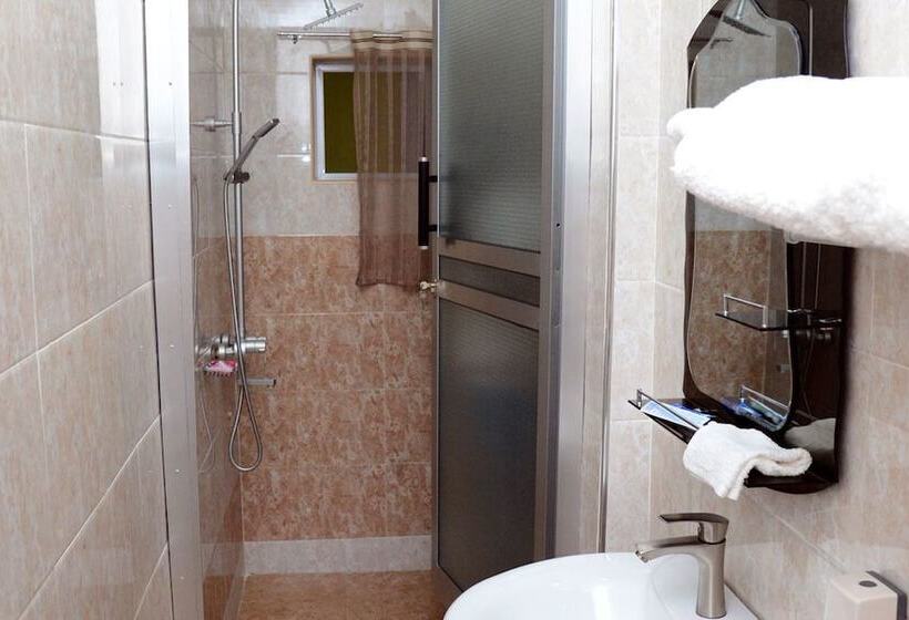 בית מלון כפרי Target Hill