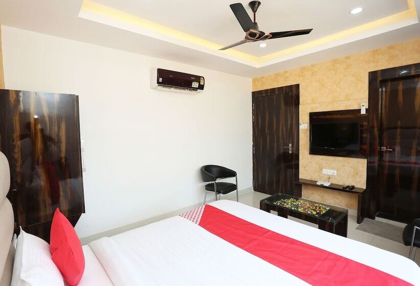 فندق The Marvellous By Oyo Rooms