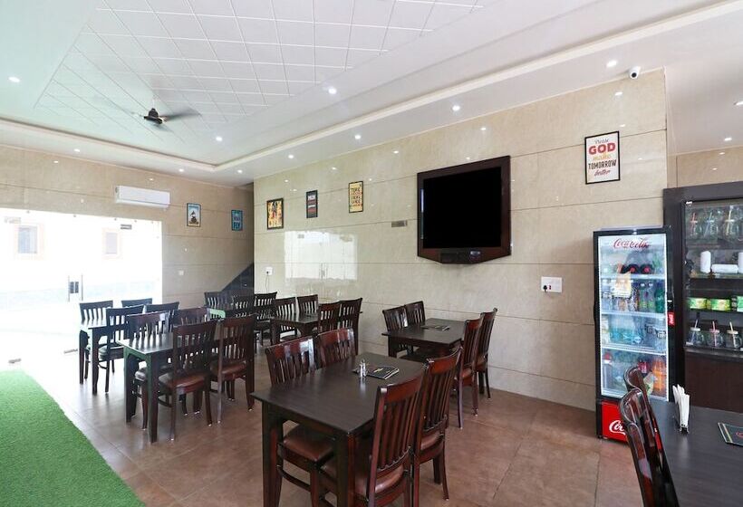 فندق Vaikunth Resort By Oyo Rooms