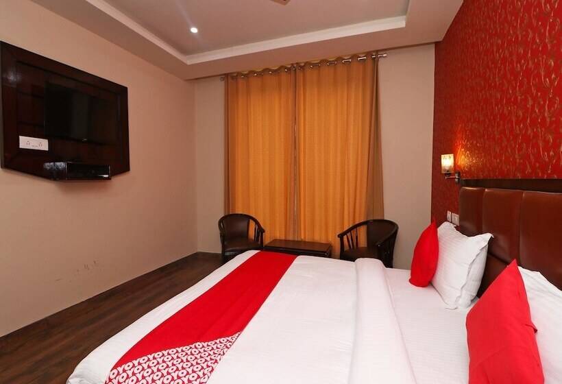 호텔 Vaikunth Resort By Oyo Rooms